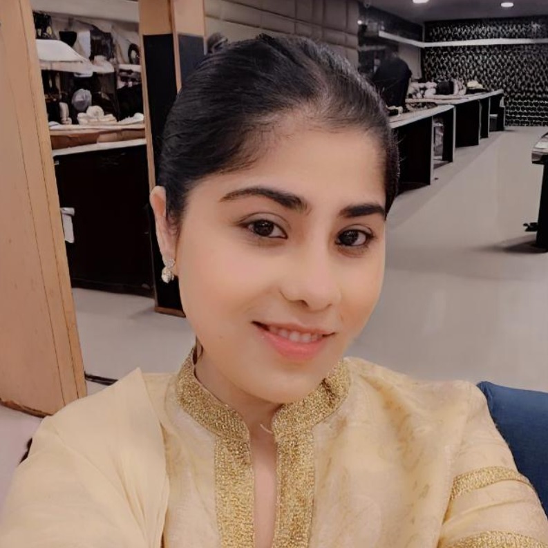 Simran Kharbanda